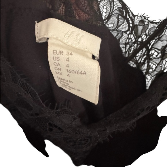 H&M Womens Black Velvet/ Lace Romper Size 8 - Picture 6 of 6